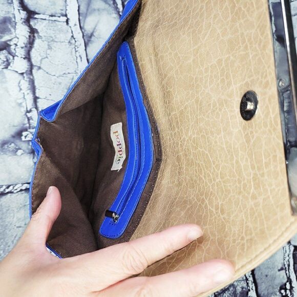 Poppie Jones blue and tan faux leather clutch - Picture 4 of 4